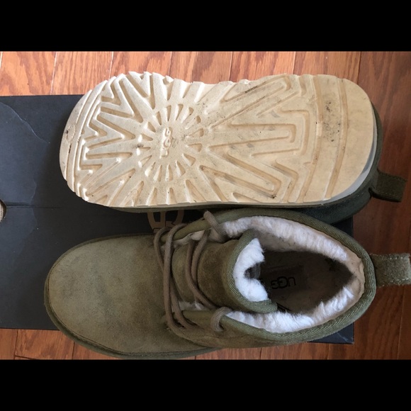 Men Uggs Size 8 - Picture 2 of 4